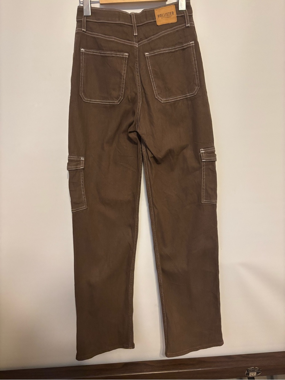 Hollister Men's Dark Brown Cargo Pants with Contrast Stitching